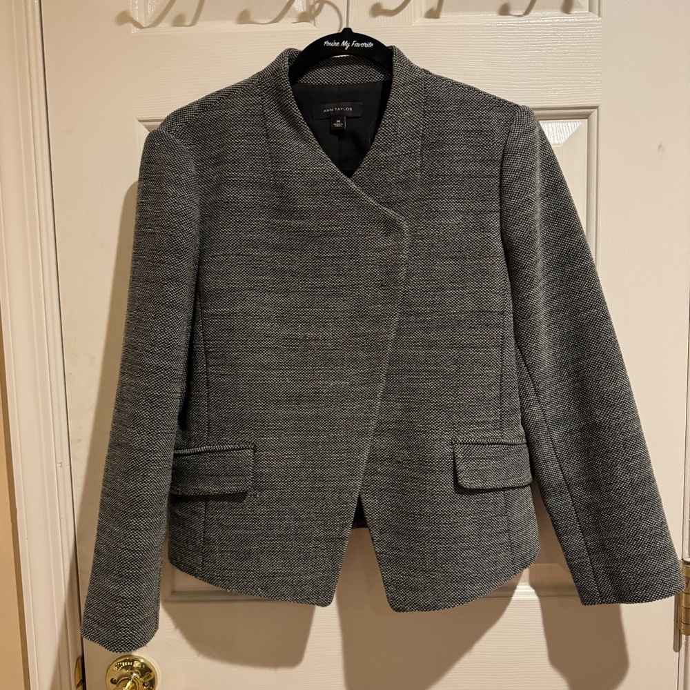 Ann Taylor wool blend short jacket in green and black, size 10
